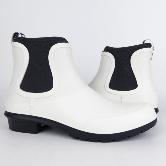 Sold *HP* UGG Chevonne Rain Boots Fur Insole Black White - Picture 5 of 5